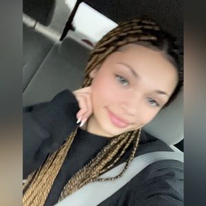 Meet your Posher, Ayana
